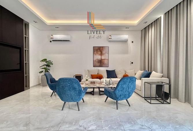 992528 - Property Image 2