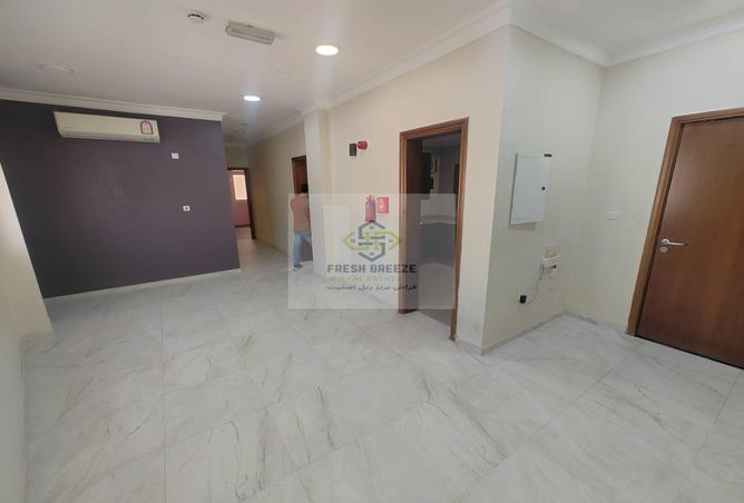 942451 - Property Image 2