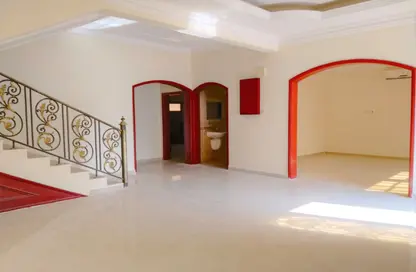 دوبلكس - 5 غرف نوم - 4 حمامات للايجار في فلل عين خالد - عين خالد - الدوحة