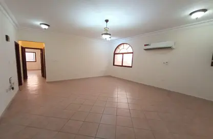 شقة - 2 غرف نوم - 2 حمامات للايجار في فريج بن محمود- جنوب - فريج بن محمود - الدوحة