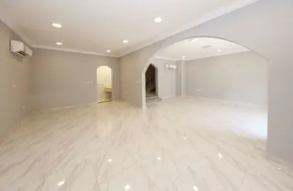 Compound - 6 Bedrooms - 5 Bathrooms for rent in Umm Salal Mahammad - Umm Salal Mohammed - Doha
