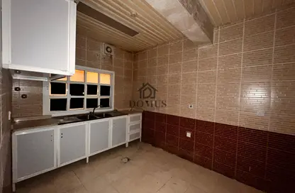 Apartment - 2 Bedrooms - 2 Bathrooms for rent in Anas Street - Fereej Bin Mahmoud North - Fereej Bin Mahmoud - Doha