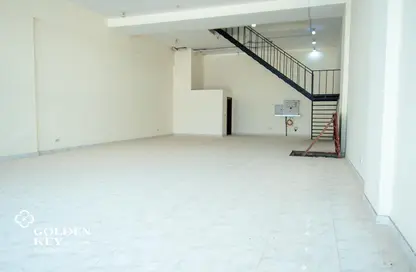 Retail - Studio - 1 Bathroom for rent in Umm Al Seneem Street - Ain Khaled - Doha