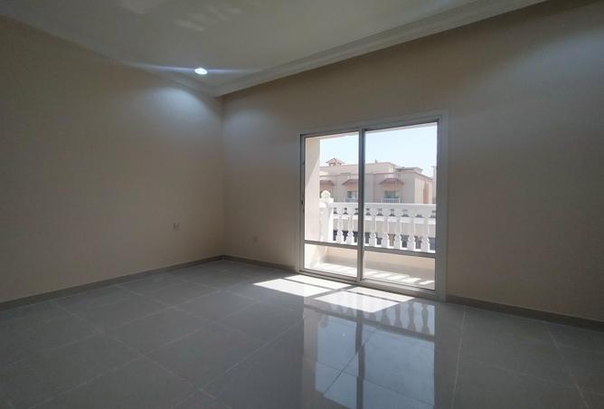 952477 - Property Image 2