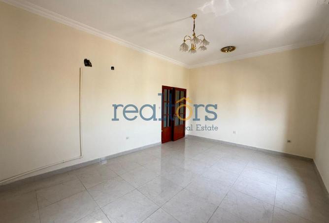 946856 - Property Image 2