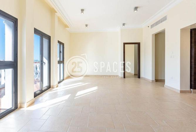 956333 - Property Image 2