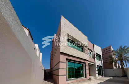 سكن الموظفين - استوديو - 8 حمامات للايجار في شارع الحمرا - الثمامة - الدوحة