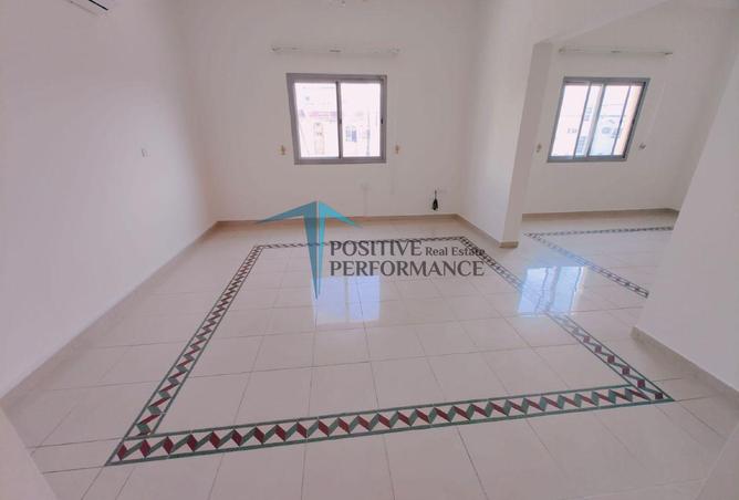 978437 - Property Image 2