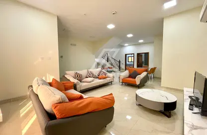 Living Room image for: Villa - 5 Bedrooms - 5 Bathrooms for rent in Al Markhiya Street - Al Markhiya - Doha, Image 1