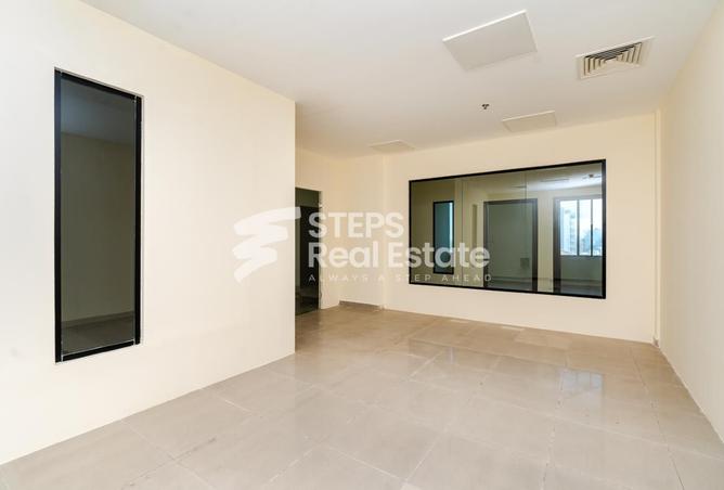 956085 - Property Image 2