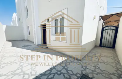 مجمع سكني - 5 غرف نوم - 6 حمامات للايجار في وادي المرخ - مريخ - المريخ - الدوحة