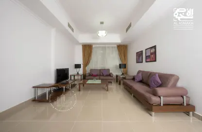 Living Room image for: Apartment - 1 Bedroom - 1 Bathroom for rent in Regency Residence Musheireb - Regency Residence Musheireb - Musheireb - Doha, Image 1