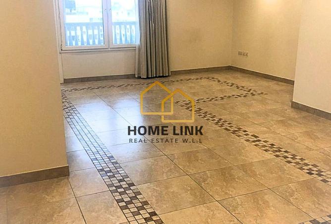 929131 - Property Image 3