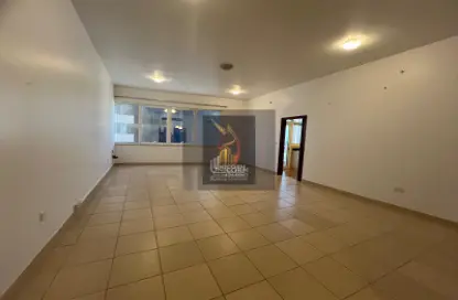 Apartment - 3 Bedrooms - 4 Bathrooms for rent in West Bay - West Bay - Doha