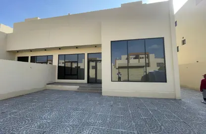 Villa - 6 Bedrooms - 6 Bathrooms for rent in Umm Salal Mohammed - Doha