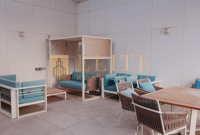 988102 - Property Image 2