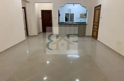 شقة - 2 غرف نوم - 2 حمامات للايجار في شقق مساكن المطار القديم - طريق المطار القديم - الدوحة