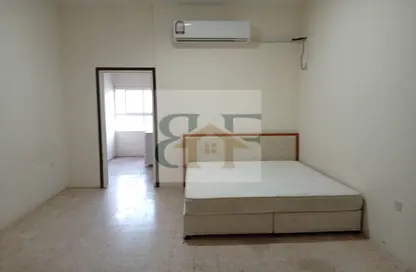 Apartment - Studio - 1 Bathroom for rent in Al Muntazah - Doha