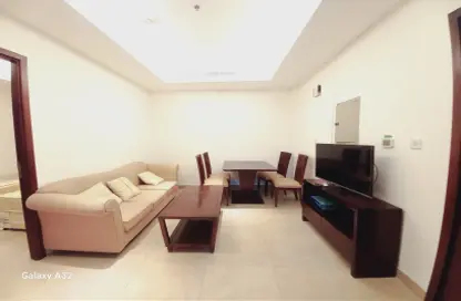 Apartment - 2 Bedrooms - 2 Bathrooms for rent in Umm Ghwailina Comm - Umm Ghuwalina - Umm Ghuwailina - Doha