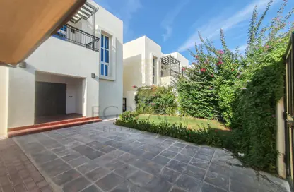 Compound - 3 Bedrooms - 5 Bathrooms for rent in Al Ain Compound 1 - Ain Khaled - Doha