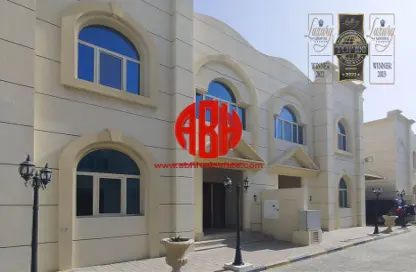 مجمع سكني - 5 غرف نوم - 5 حمامات للايجار في شارع داريم - الهلال شرق - الهلال - الدوحة