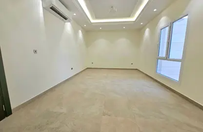 Apartment - 2 Bedrooms - 2 Bathrooms for rent in Al Nasr Street - Al Nasr - Doha