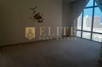 (بنتهاوس  (روف - 5 غرف نوم - 5 حمامات للايجار في طريق بورتو الشرقي - بورتو أرابيا - جزيرة اللؤلؤة - الدوحة