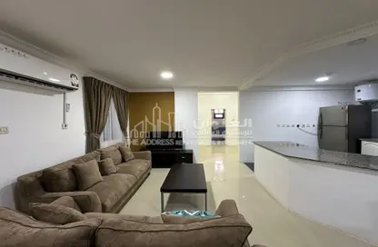 Apartment - 3 Bedrooms - 2 Bathrooms for rent in Asim Bin Omar Street - Al Mansoura - Doha
