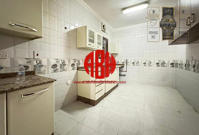Apartment - 2 Bedrooms - 2 Bathrooms for rent in Kulaib Street - Kulaib Street - Doha