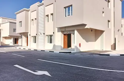 فيلا - 6 غرف نوم - 7 حمامات للايجار في شارع المرخية - المرخية - الدوحة