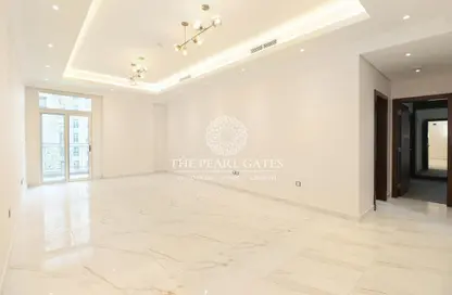 Empty Room image for: Apartment - 2 Bedrooms - 2 Bathrooms for rent in Floresta Gardens - The Pearl Island - Doha, Image 1
