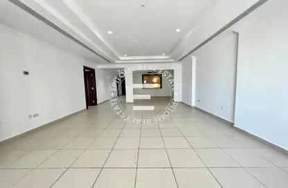 Apartment - 1 Bedroom - 2 Bathrooms for rent in Porto Arabia - The Pearl Island - Doha