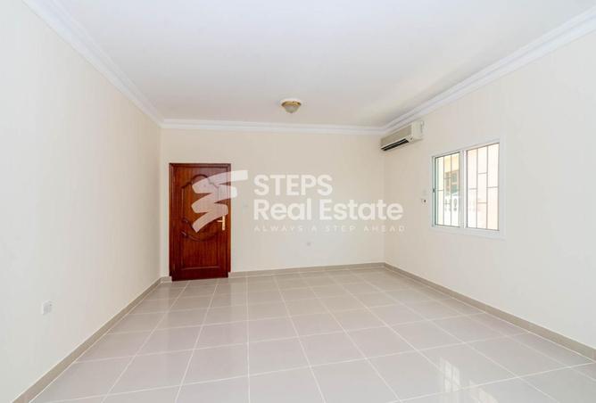989899 - Property Image 3