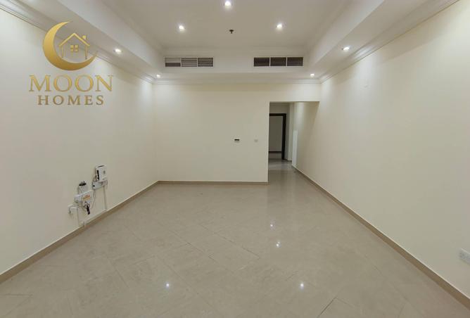 979398 - Property Image 2