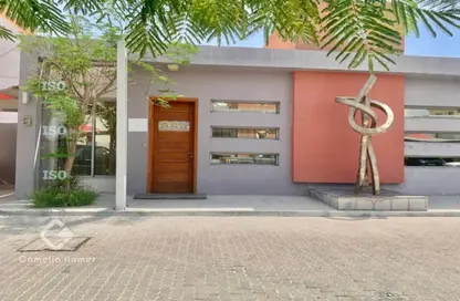 Villa - 3 Bedrooms - 3 Bathrooms for rent in Umm Al Seneem Street - Ain Khaled - Doha