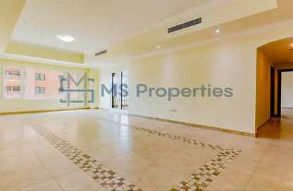 Apartment - 2 Bedrooms - 3 Bathrooms for sale in West Porto Drive - Porto Arabia - The Pearl Island - Doha