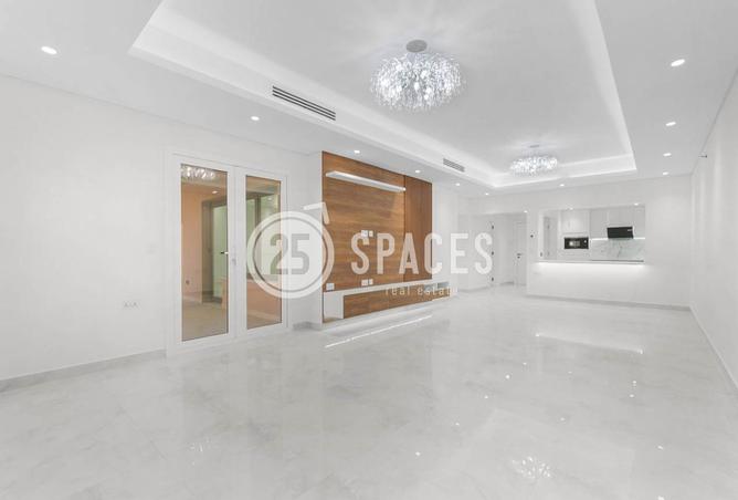 953295 - Property Image 2