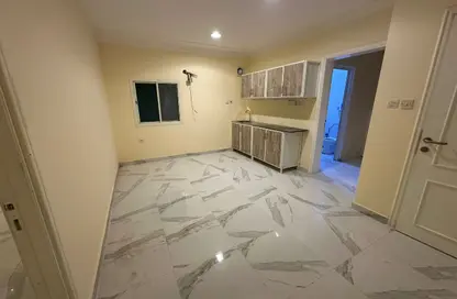 شقة - غرفة نوم - 1 حمام للايجار في العب - الخيصة - أم صلال محمد