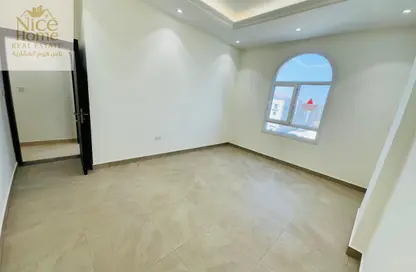 شقة - 3 غرف نوم - 3 حمامات للايجار في النصر - الدوحة