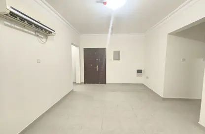 Apartment - 2 Bedrooms - 2 Bathrooms for rent in Al Mansoura - Al Mansoura - Doha