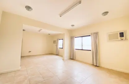 Apartment - 3 Bedrooms - 3 Bathrooms for rent in Al Mansoura - Al Mansoura - Doha