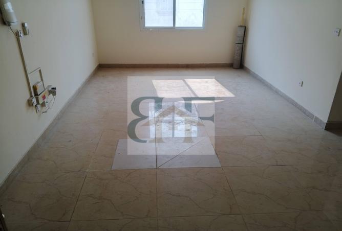 982794 - Property Image 2