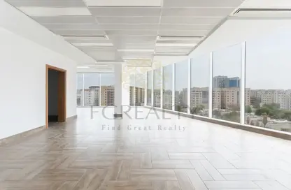 مساحات مكتبية - استوديو - 2 حمامات للايجار في شارع الجزيره - فريج بن محمود الشمالي - فريج بن محمود - الدوحة