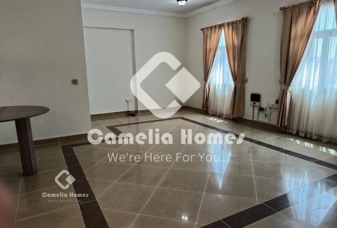 953725 - Property Image 2