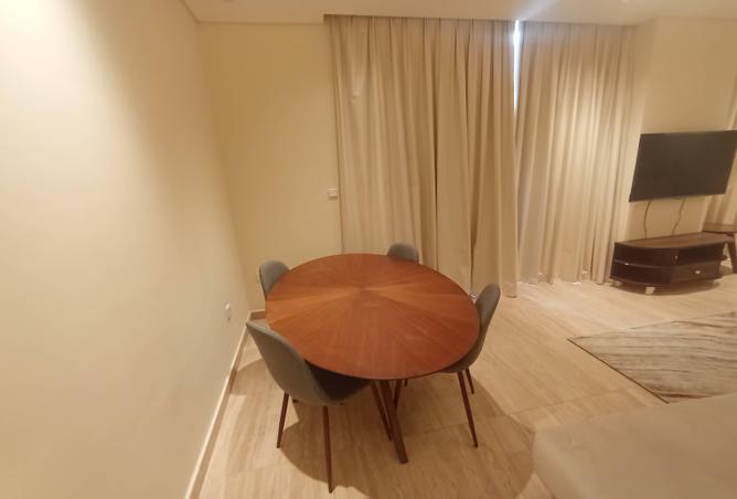 982111 - Property Image 2