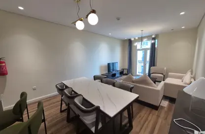 شقة - 2 غرف نوم - 4 حمامات للايجار في حدائق فلورستا - حدائق فلورستا - جزيرة اللؤلؤة - الدوحة