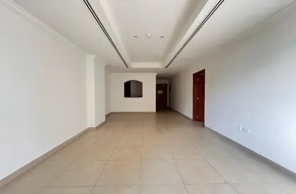 Apartment - 1 Bedroom - 2 Bathrooms for rent in West Porto Drive - Porto Arabia - The Pearl Island - Doha