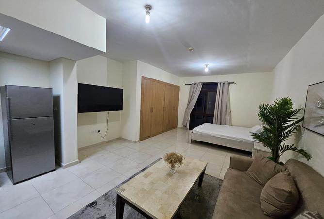 988309 - Property Image 2