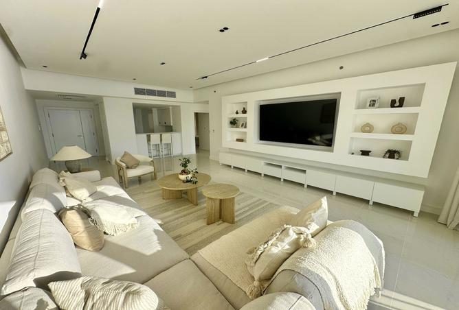 943059 - Property Image 3