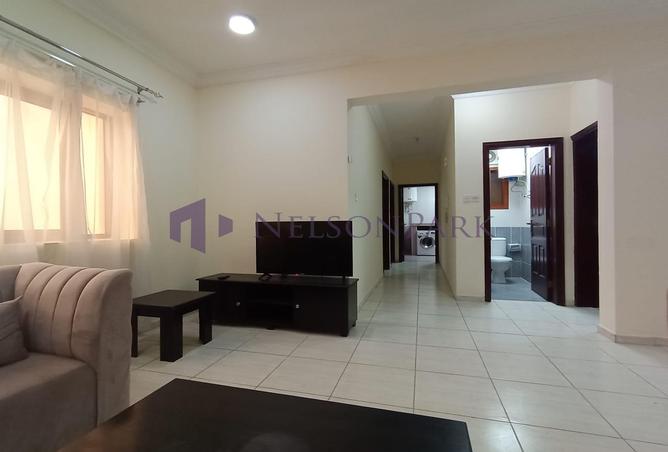 832910 - Property Image 2